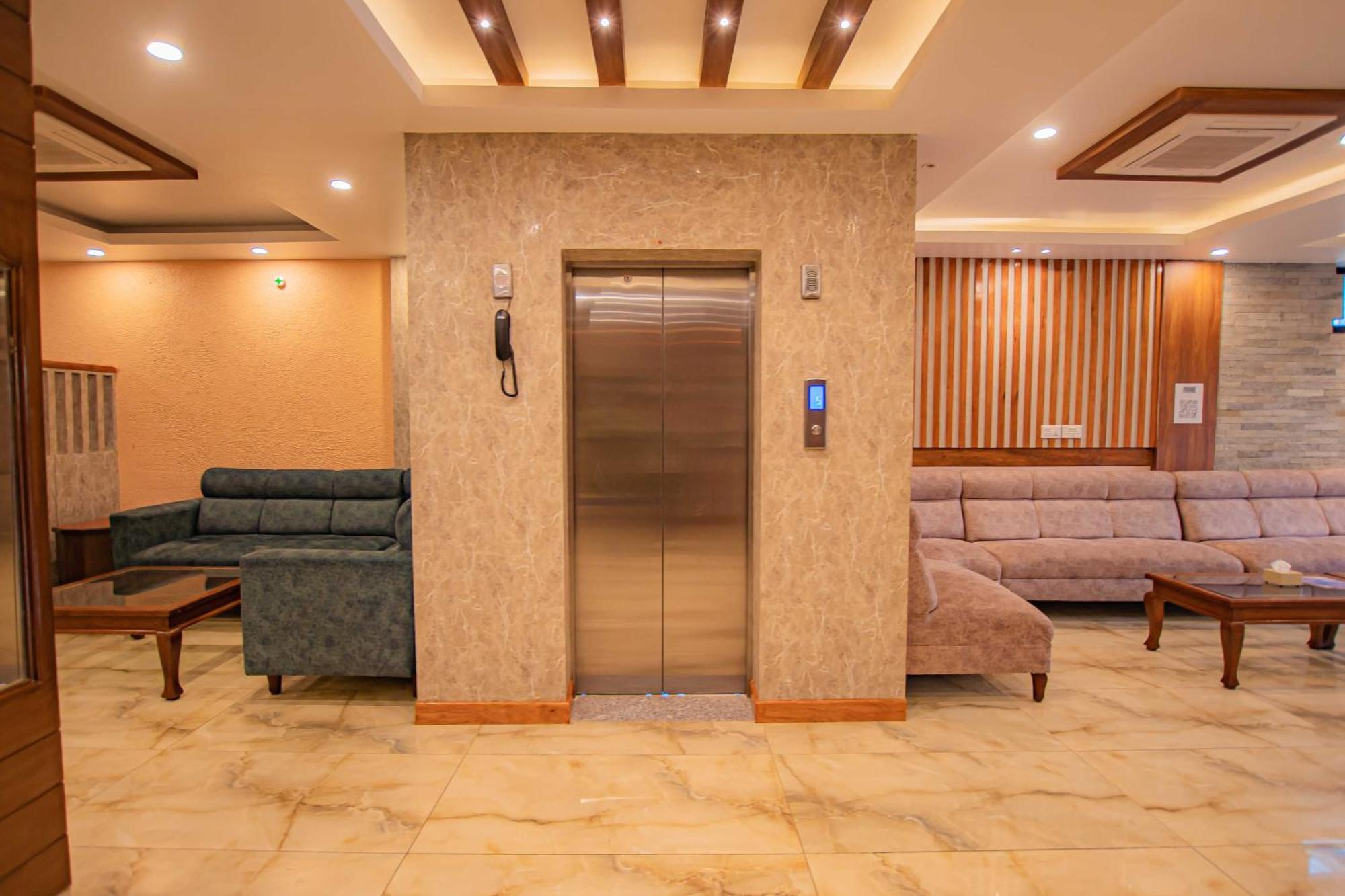 Hotel Crystal Palace Pokhara Dış mekan fotoğraf
