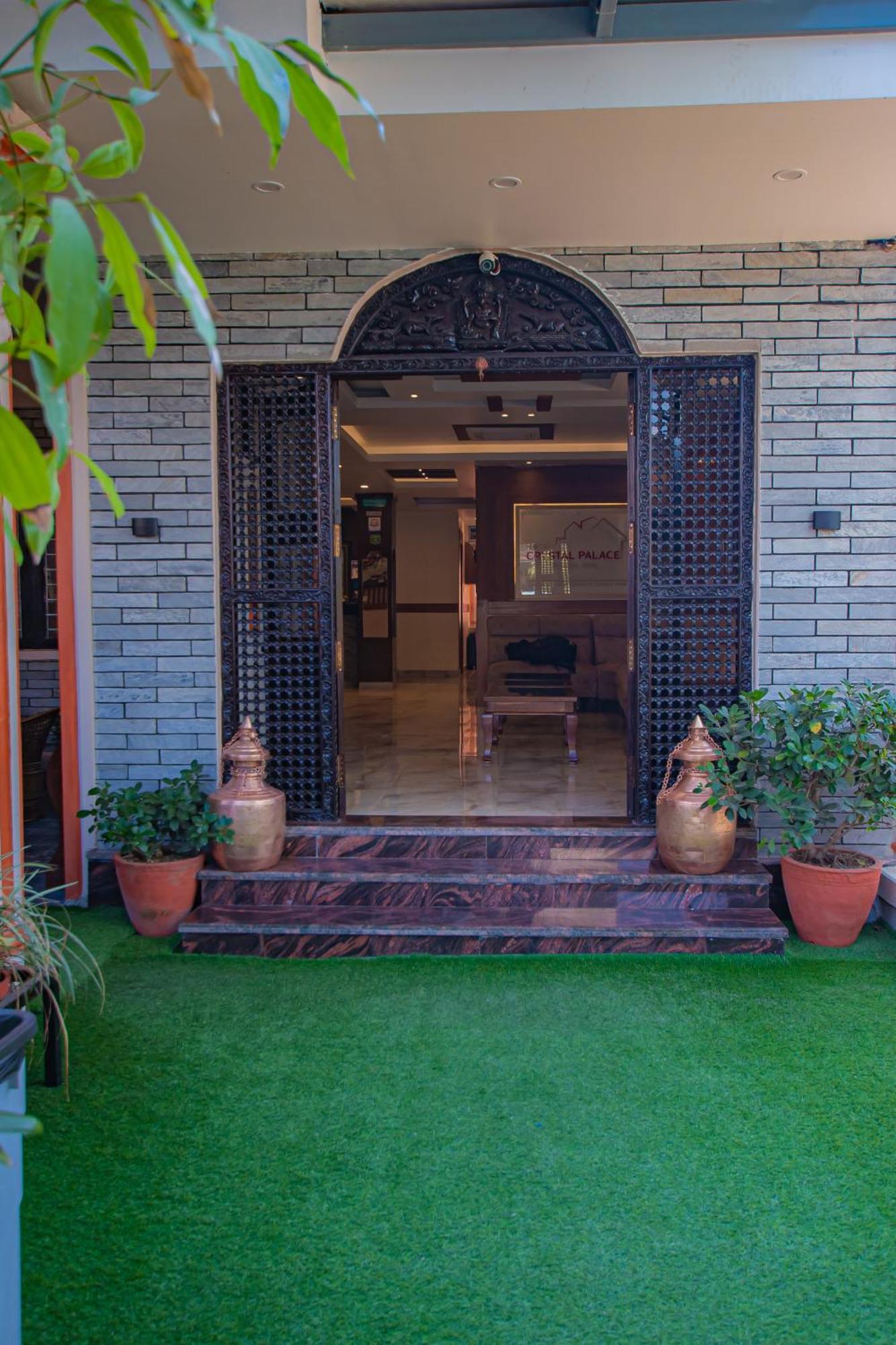 Hotel Crystal Palace Pokhara Dış mekan fotoğraf