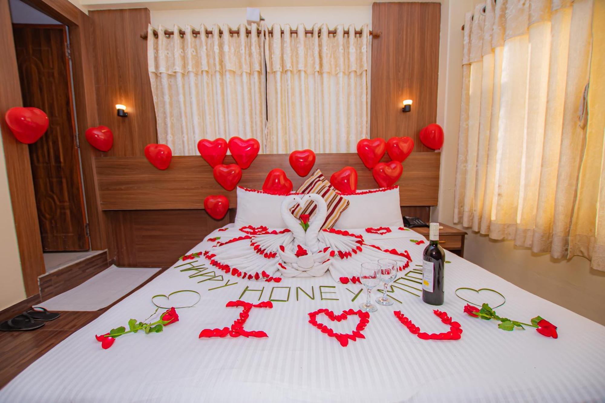Hotel Crystal Palace Pokhara Dış mekan fotoğraf
