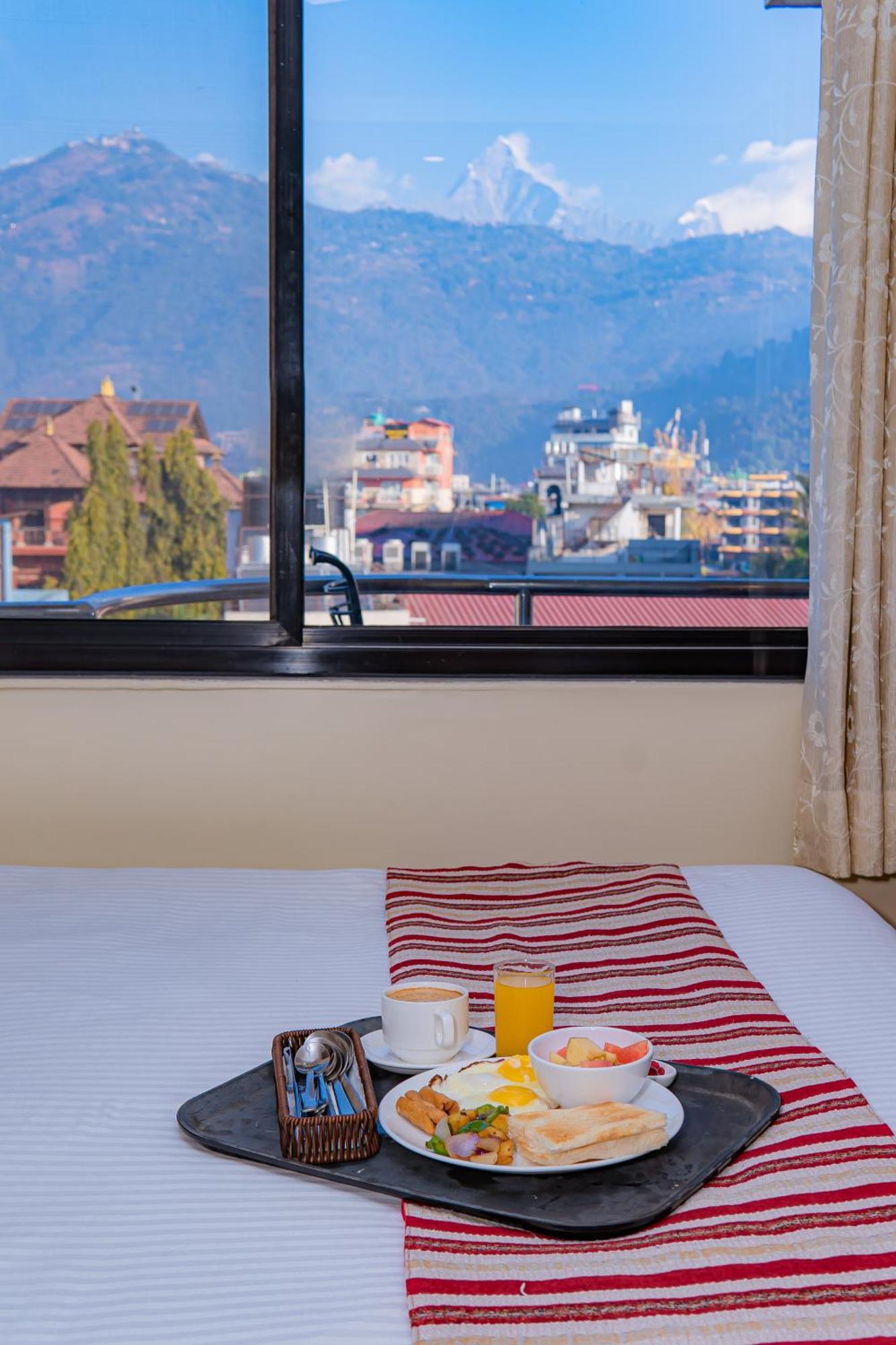 Hotel Crystal Palace Pokhara Dış mekan fotoğraf